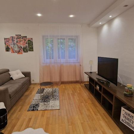 Apartman Roses Ζάγκρεμπ Εξωτερικό φωτογραφία