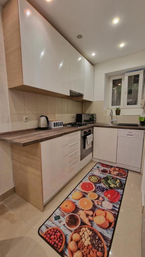 Apartman Roses Ζάγκρεμπ Εξωτερικό φωτογραφία