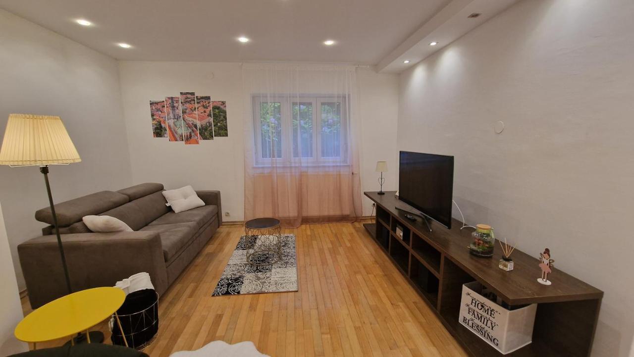 Apartman Roses Ζάγκρεμπ Εξωτερικό φωτογραφία